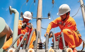 Khẩn trương xem xét giảm giá điện từ 1/11, đưa thuế tiêu thụ đặc biệt xăng về 0%