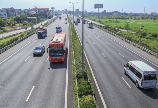 CSGT sẽ xử lý xe chạy chậm bám làn trái trên cao tốc