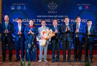 Nghệ nhân Nguyễn Văn Bốn và câu chuyện đằng sau vương miện Vân Phong Phượng Vũ