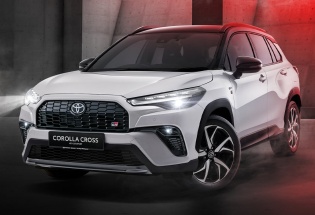 Toyota Corolla Cross Hybrid GR Sport 2026 trình làng có giá gần 990 triệu đồng