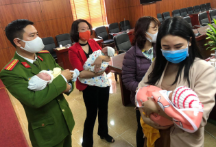 Triệt phá đường dây mua bán trẻ sơ sinh sang Trung Quốc