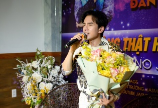 Đan Trường: “Không thể phá nát hình ảnh xây dựng bấy lâu vì PR hàng giả”