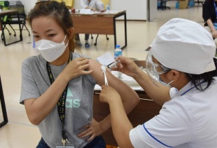 Bộ Y tế dự kiến tiêm liều 3 vaccine Covid-19 từ tháng 12, cho phép tiêm trộn