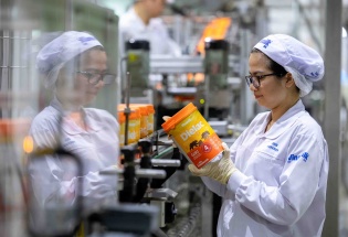 Thị trường nước ngoài lần đầu tiên đóng góp trên 20% doanh thu của Vinamilk