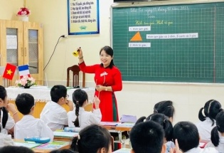 Lương của nhà giáo được xếp cao nhất trong hệ thống thang bậc lương hành chính sự nghiệp
