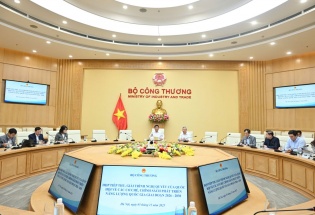 Khẩn trương hoàn thiện dự thảo Nghị quyết phát triển năng lượng giai đoạn 2026-2030