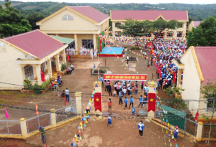 Hỗ trợ 450.000 đồng/tháng và 8kg gạo cho học sinh xã biên giới