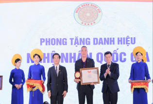 Nghệ nhân Quốc gia Ngô Doãn Quý và sự kết hợp độc đáo giữa gốm sứ cổ và bonsai cây cảnh nghệ thuật