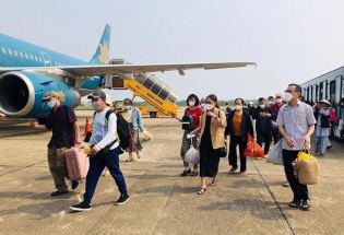 Hàng không mở loạt chuyến bay đêm, ngành đường sắt cung ứng 384.000 chỗ dịp Tết