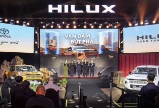 Toyota Hilux 2026 ra mắt tại Việt Nam, giá từ 632 triệu đồng