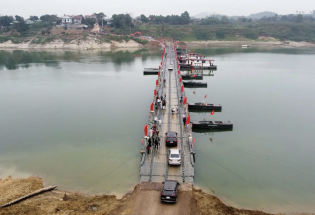 Thông xe cầu phao sông Lô, tin mừng cho dân ngày giáp Tết