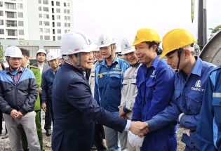 Chủ tịch UBND TP Hà Nội Vũ Đại Thắng kiểm tra, chúc Tết các công trường dự án chống ngập