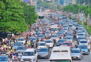 Thủ tướng chỉ đạo không để xảy ra ùn tắc kéo dài trên các tuyến đường vào Hà Nội và TPHCM