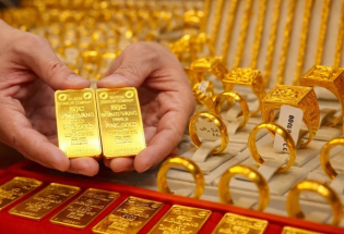 Giá vàng ngày 3/3: Vàng miếng lẫn vàng nhẫn “nhảy vọt”, xác lập kỷ lục mới