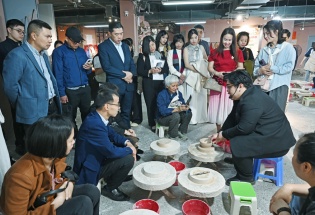 Đẩy mạnh du lịch làng nghề, xây dựng Bát Tràng là điểm đến biểu tượng