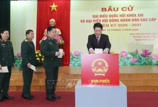 Chủ tịch nước Lương Cường bỏ phiếu tại khu vực bỏ phiếu số 26, phường Hoàn Kiếm, Hà Nội