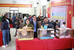 Hơn 1 triệu cử tri Quảng Ninh nô nức đi bầu cử, hưởng ứng “Ngày hội non sông”