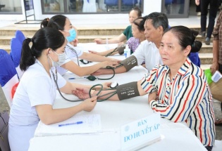 Đề xuất lộ trình ưu tiên khám sức khỏe định kỳ, khám sàng lọc miễn phí