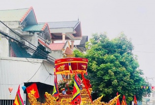 Dừng lễ rước kiệu trong lễ hội truyền thống, nhiều người dân tiếc nuối