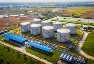 Khủng hoảng xăng dầu toàn cầu và cách các quốc gia ứng phó