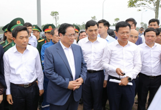 Thủ tướng khảo sát địa điểm xây kho dự trữ xăng dầu chiến lược