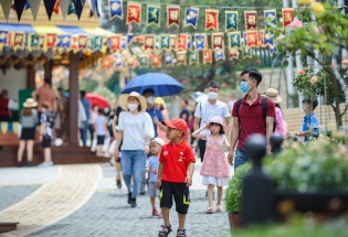 Giá vé máy bay tăng cao, tour gần và đường bộ lên ngôi dịp hè 2026