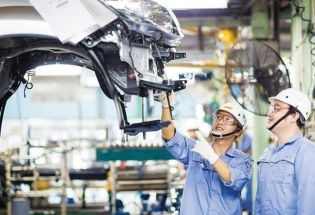 Gỡ 'điểm nghẽn' nội địa hóa, nâng tầm chuỗi cung ứng ô tô