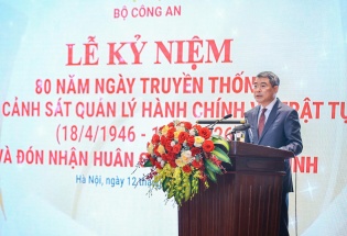 Thủ tướng: Chuyển mạnh tư duy từ 'quản lý' sang 'quản trị quốc gia hiện đại'