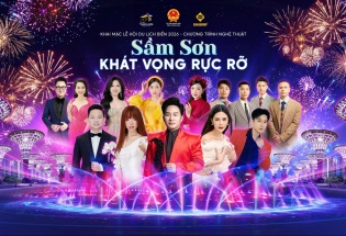Bắn pháo hoa tại khai hội Sầm Sơn 