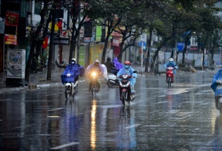 Dự báo thời tiết ngày 24/4: Bắc Bộ và Trung Bộ có mưa dông vài nơi