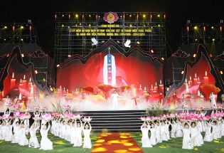 Nghệ An: Kỷ niệm 60 năm ngày hy sinh của các liệt sĩ thanh niên xung phong tại hang Hỏa Tiễn