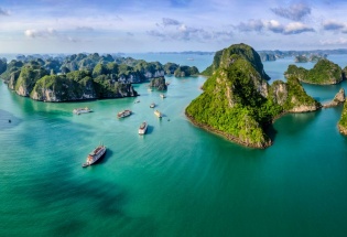 Quảng Ninh: Đón 600.000 lượt khách sau 2 ngày nghỉ lễ 30/4 - 1/5