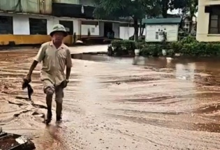 Nghệ An: Sét đánh khiến 2.000 tấn mật mía tràn ra ngoài
