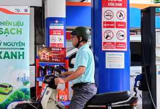 Cả nước đã tiêu thụ 141 triệu lít xăng E10 sau 4 ngày triển khai