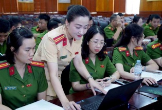 Hà Nội: Từ 13/7, người dân có thể tra cứu tiến độ cấp, đổi giấy phép lái xe trực tuyến