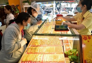 Giá vàng ngày 4/8: Vàng SJC và nhẫn trơn giảm tới 1 triệu đồng/lượng