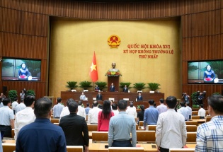 Quốc hội dành phút mặc niệm Chủ tịch Quốc hội Lào Saysomphone Phomvihane