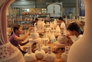 Thủ công mỹ nghệ Việt: Thoát khỏi quan niệm 'đồ lưu niệm' để hướng đến ngành công nghiệp sáng tạo