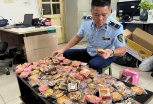 Hà Nội tăng cường kiểm tra, kiểm soát thị trường bánh Trung thu