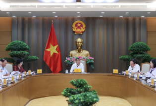 Không để cơ sở y tế thiếu trang thiết bị, người dân thiếu thuốc vì vướng cơ chế