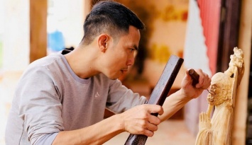 Nghệ nhân quốc gia Trần Văn Phú: Hơn 20 năm giữ nghề điêu khắc gỗ và truyền lửa cho thế hệ trẻ