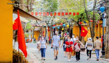 Đề xuất cơ chế, chính sách đặc thù đưa du lịch thành ngành kinh tế mũi nhọn