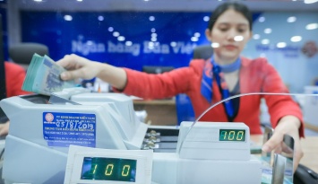 Hàng loạt ngân hàng hạ lãi suất tiết kiệm 0,5 - 0,7%
