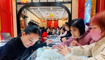 Giá vàng hôm nay 23/10: Vàng thế giới lao dốc, SJC chịu áp lực giảm