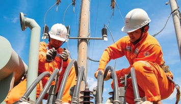 Khẩn trương xem xét giảm giá điện từ 1/11, đưa thuế tiêu thụ đặc biệt xăng về 0%