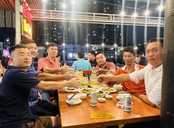 Ép buộc người khác sử dụng rượu, bia ngày Tết, bị xử phạt như thế nào?