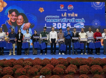 Hơn 4.230 tấm vé “Mang Tết về nhà” đã đưa người lao động, sinh viên về quê đón Tết