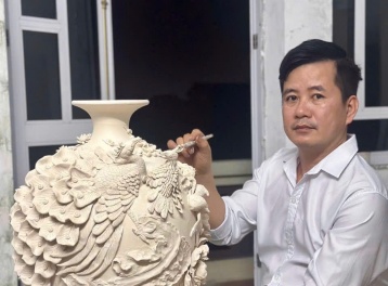 Nghệ nhân quốc gia Nguyễn Lâm Tới: Hơn 20 năm “giữ lửa” gốm Bát Tràng, lan tỏa giá trị từ đất mẹ
