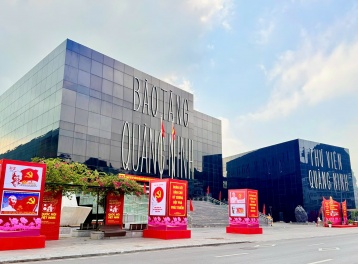 Quảng Ninh: Rực rỡ cờ hoa chào mừng Đại hội XIV của Đảng