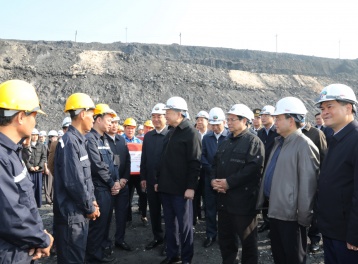 Tổng Bí thư Tô Lâm thăm, động viên, chúc Tết công nhân ngành Than